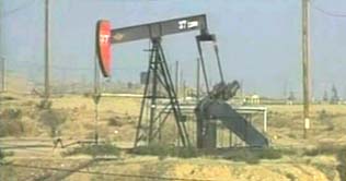 Oil falls from 17-month high 